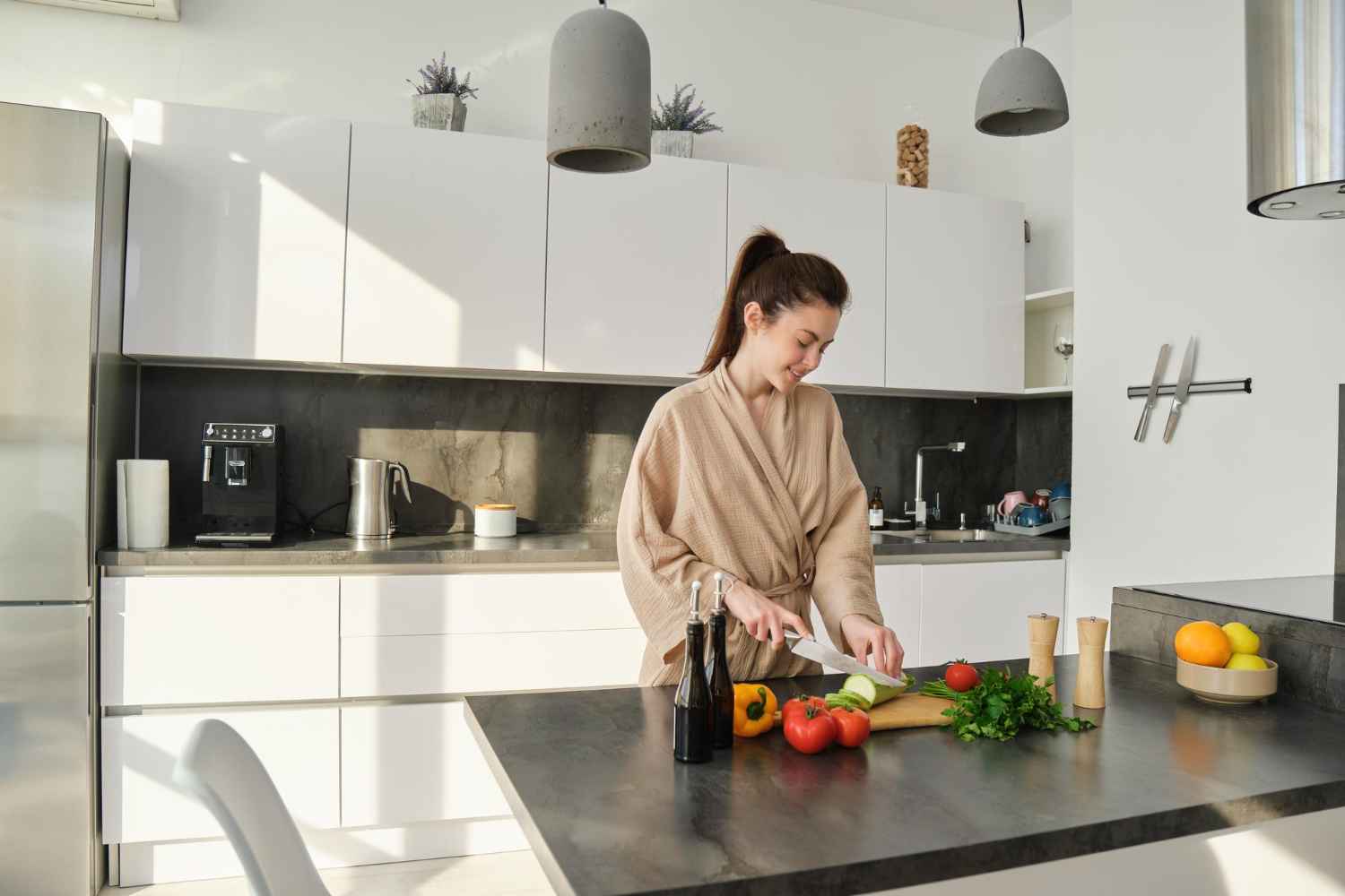 white-kitchens-with-grey-worktops-inspiration-and- ideas